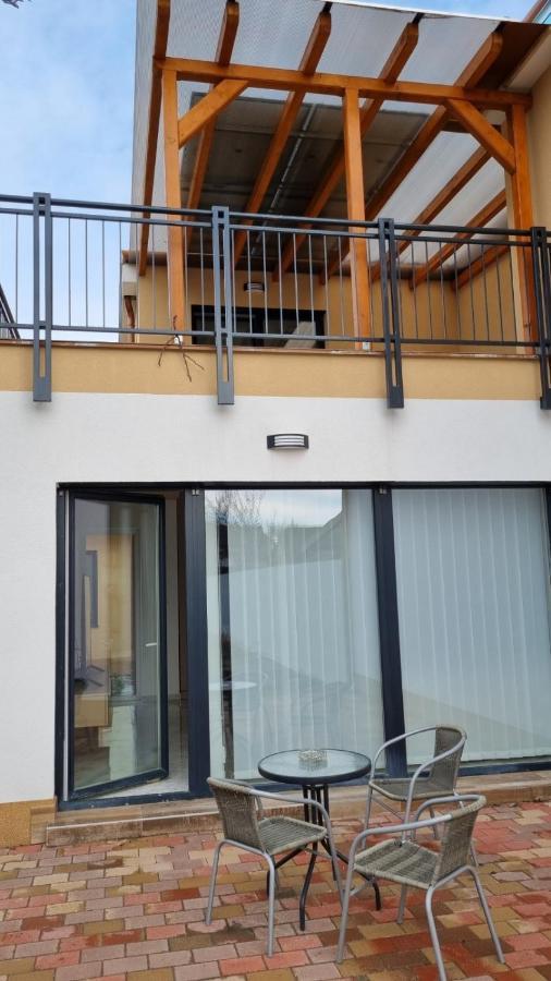 Sarkcsillag Teljes Csaladihaz- Star Complete Family House Apartment แซแก็ด ภายนอก รูปภาพ