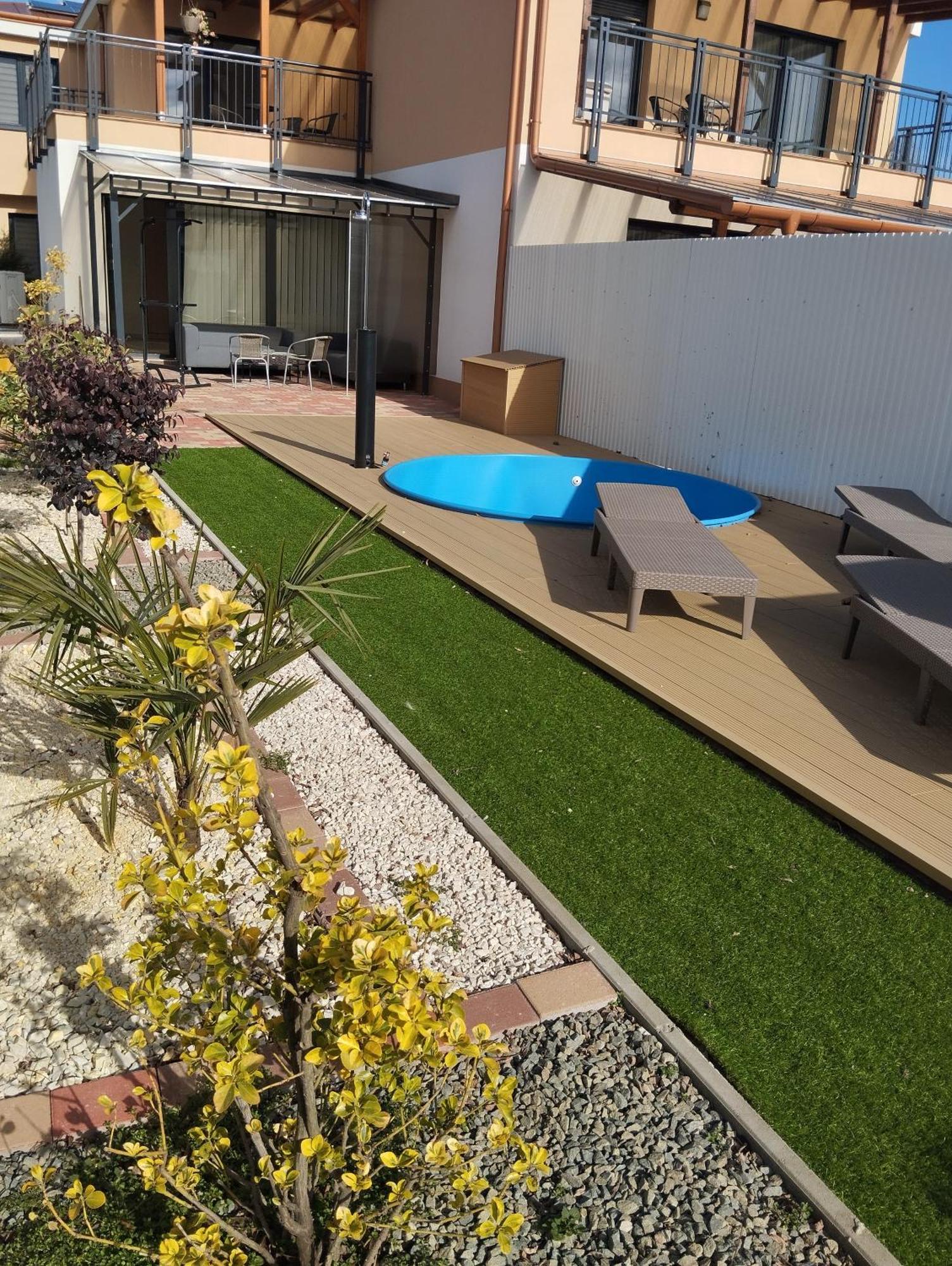 Sarkcsillag Teljes Csaladihaz- Star Complete Family House Apartment แซแก็ด ภายนอก รูปภาพ